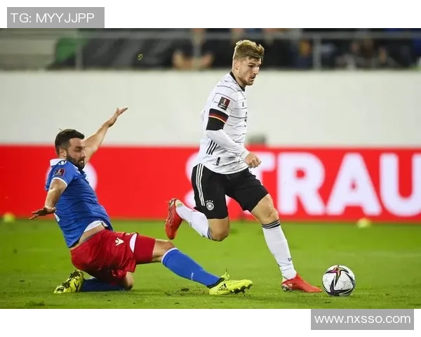 德国足球传奇球星引领新一代足坛风潮实力与智慧并存的德国足球魅力