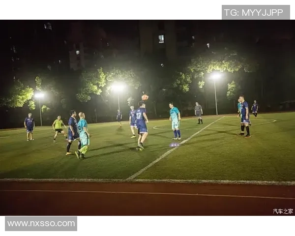 足球巨星化身红娘用球场故事为朋友牵线搭建友谊桥梁