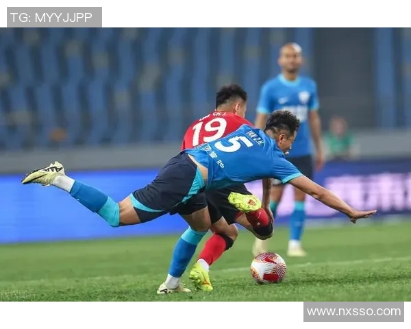 足球场上的爆笑瞬间 球星们的尴尬时刻让人捧腹大笑 足球场上的爆笑瞬间 球星们的尴尬时刻让人捧腹大笑